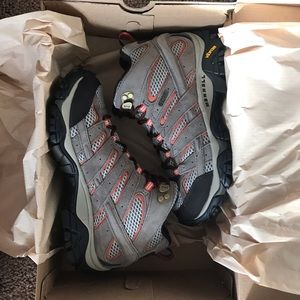 Merrell women’s hiking boots - Moab size 7